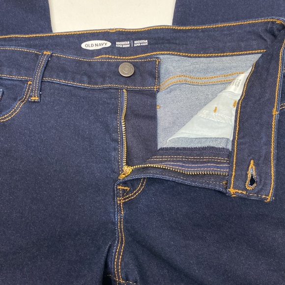 Old Navy Rockstar Super Skinny Jean - Picture 6 of 10